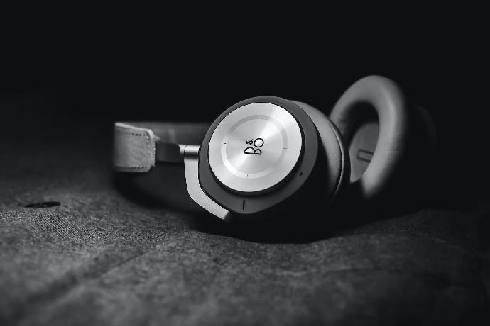 grayscale of B & Bo headset